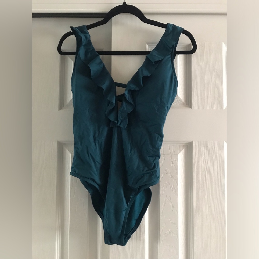 Shade & shore one piece bathing suit medium